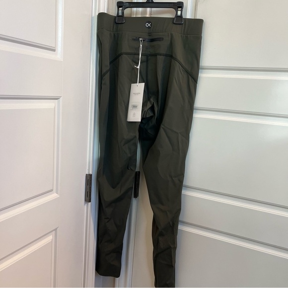 Outerknown OK Active leggings in olive green NWT Size Small - Picture 2 of 5